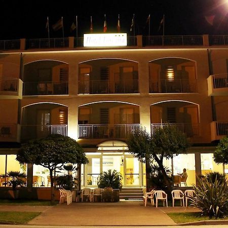 Hotel Toscana Marotta Exterior foto