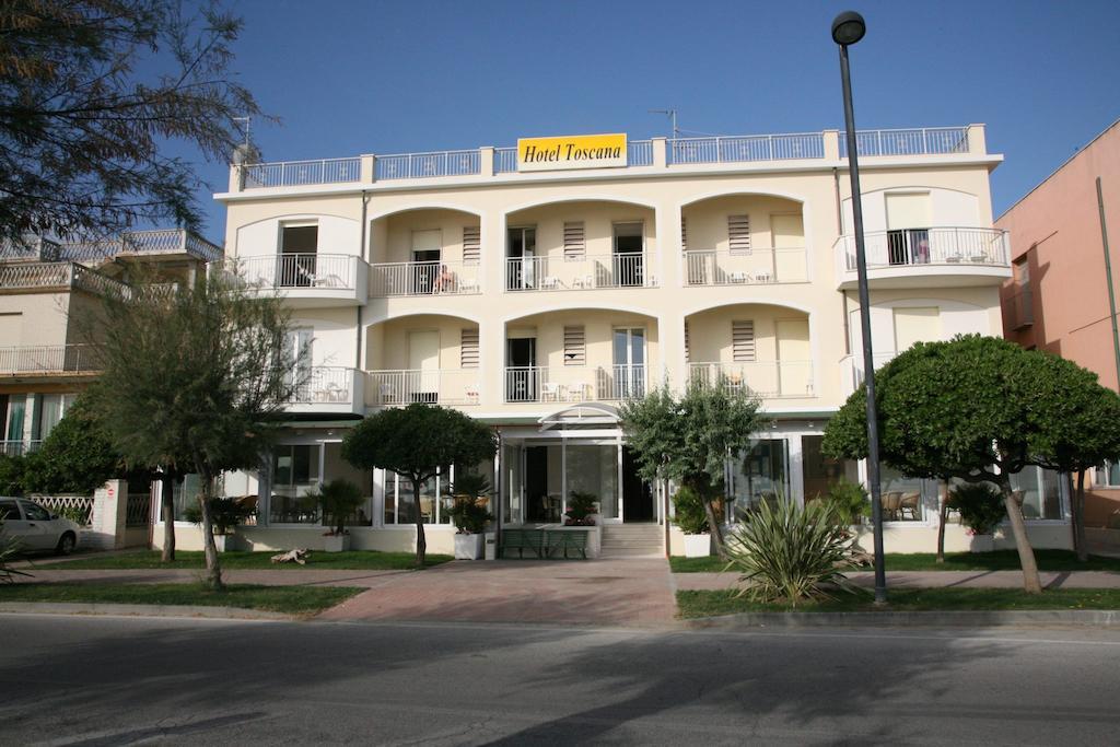Hotel Toscana Marotta Exterior foto